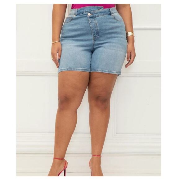 Eloquii Elements Plus Overlaps Waistband Denim Shorts Sz 24 High Waist - Picture 1 of 8